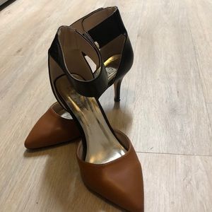 Nicole Miller black and brown heels